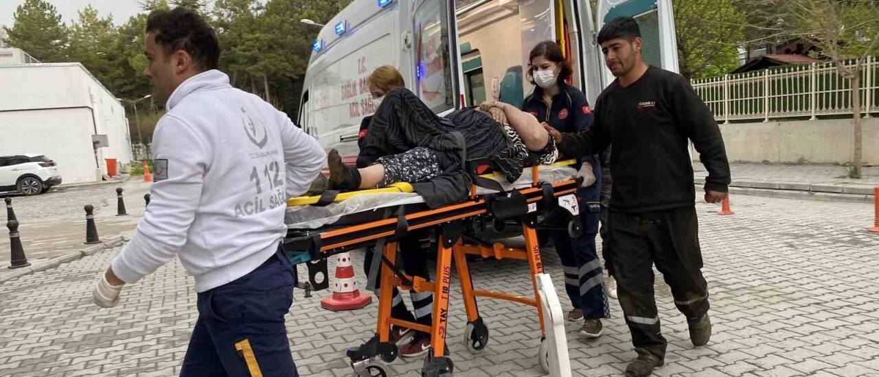 Konya'da motosiklet hafif ticari araç ile çarpıştı: 2 yaralı