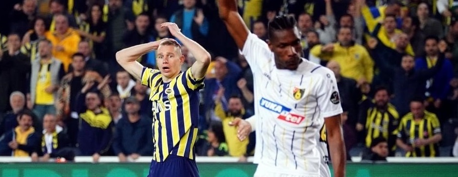 Fenerbahçe’ye Atilla Szalai’den kötü haber