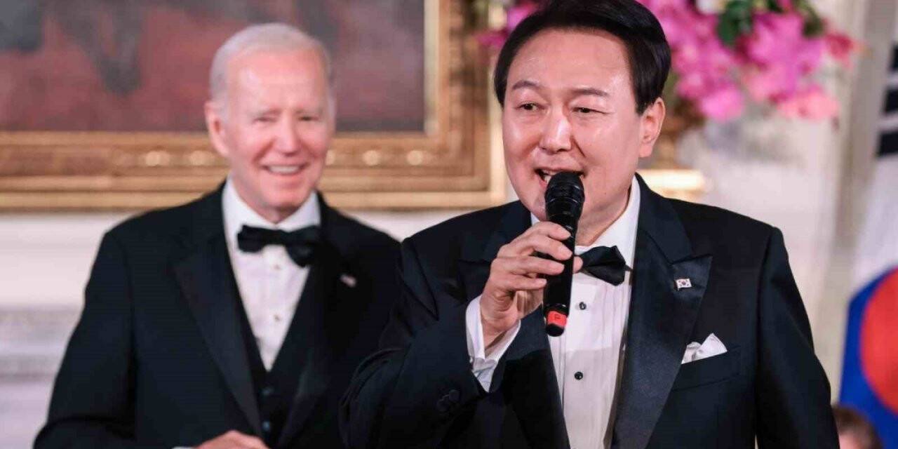 Güney Kore Devlet Başkanı Yoon, Beyaz Saray’daki akşam yemeğinde şarkı söyledi