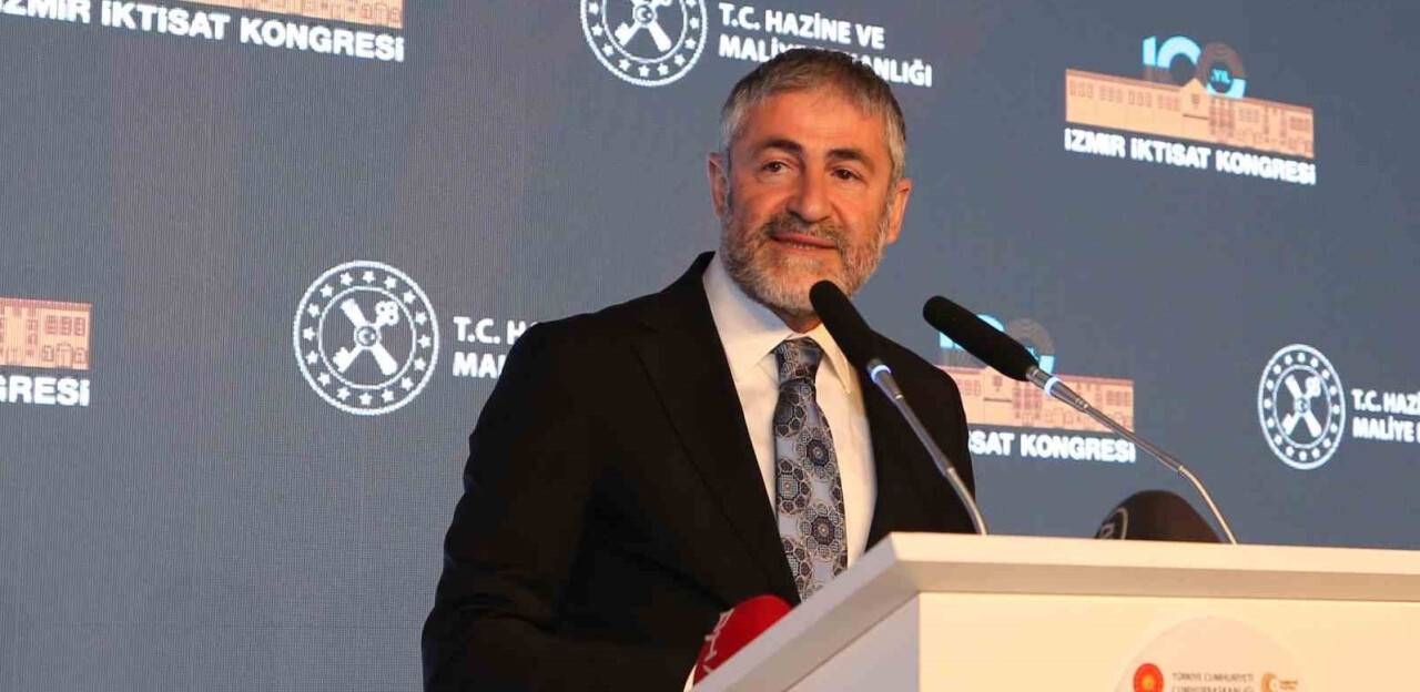 Bakan Nebati: “Otoparka dönüştürülen İzmir İktisat Kongresi’ni eski haline getirdik”