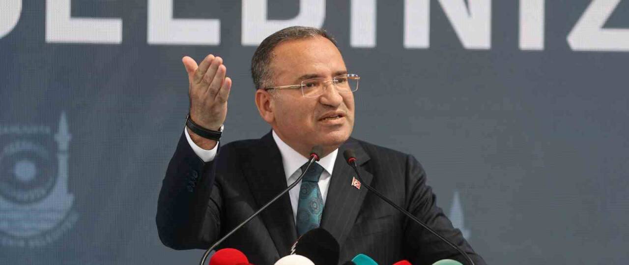Bakan Bozdağ, Öcalan ile görüşme iddialarını sert dille yalanladı