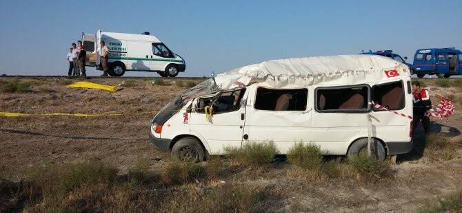 Tarım işçilerini taşıyan minibüs devrildi: 1 ölü, 11 yaralı