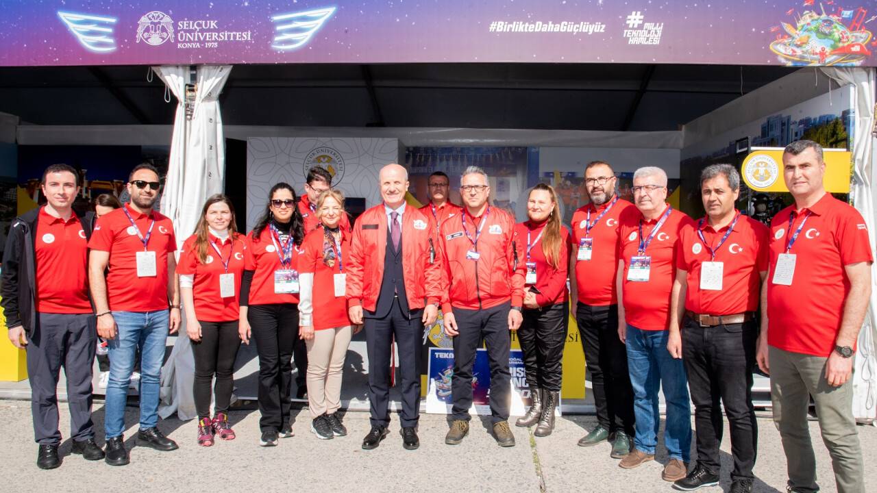 YÖK Başkanı Özvar’dan SÜ standına ziyaret