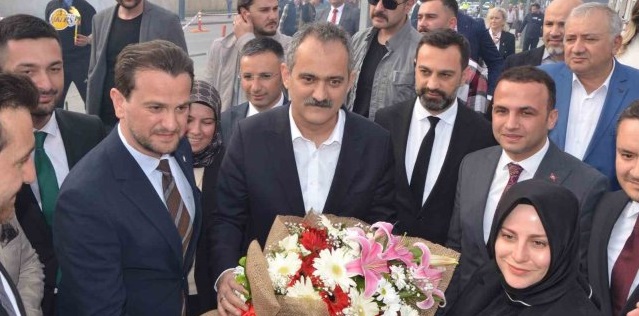 Milli Eğitim Bakanı Özer, Fatsa ilçesinde ziyaretlerde bulundu