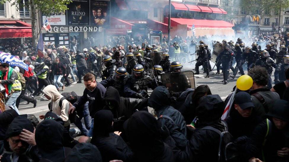 Fransa’daki olaylı 1 Mayıs’ta yaklaşık 200 gözaltı