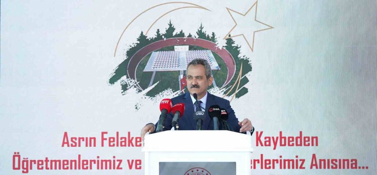 Milli Eğitim Bakanı Özer: “465 bin vatandaşımız okullarımızda, yurtlarımızda kaldı”