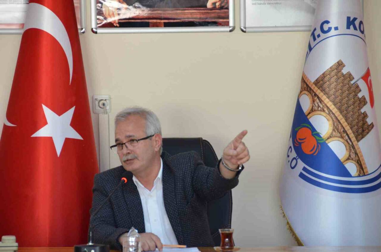 "HDP ile kol kola" diyerek Saadet Partisi'nden istifa edip AK Parti'ye geçti