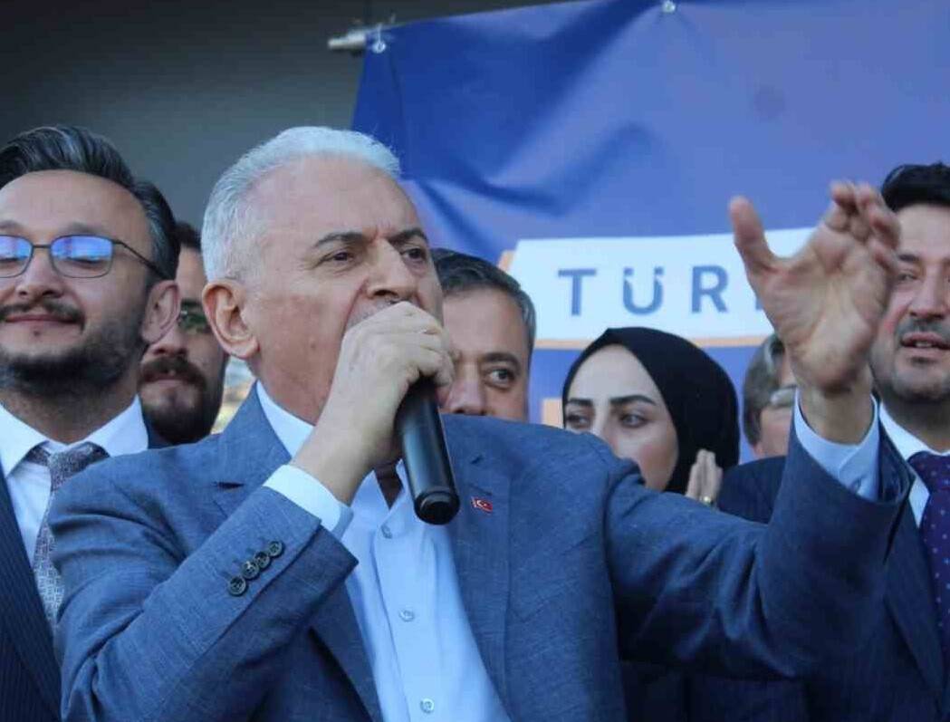 Binali Yıldırım: “Yolları böleriz ama Türkiye’yi böldürmeyiz”