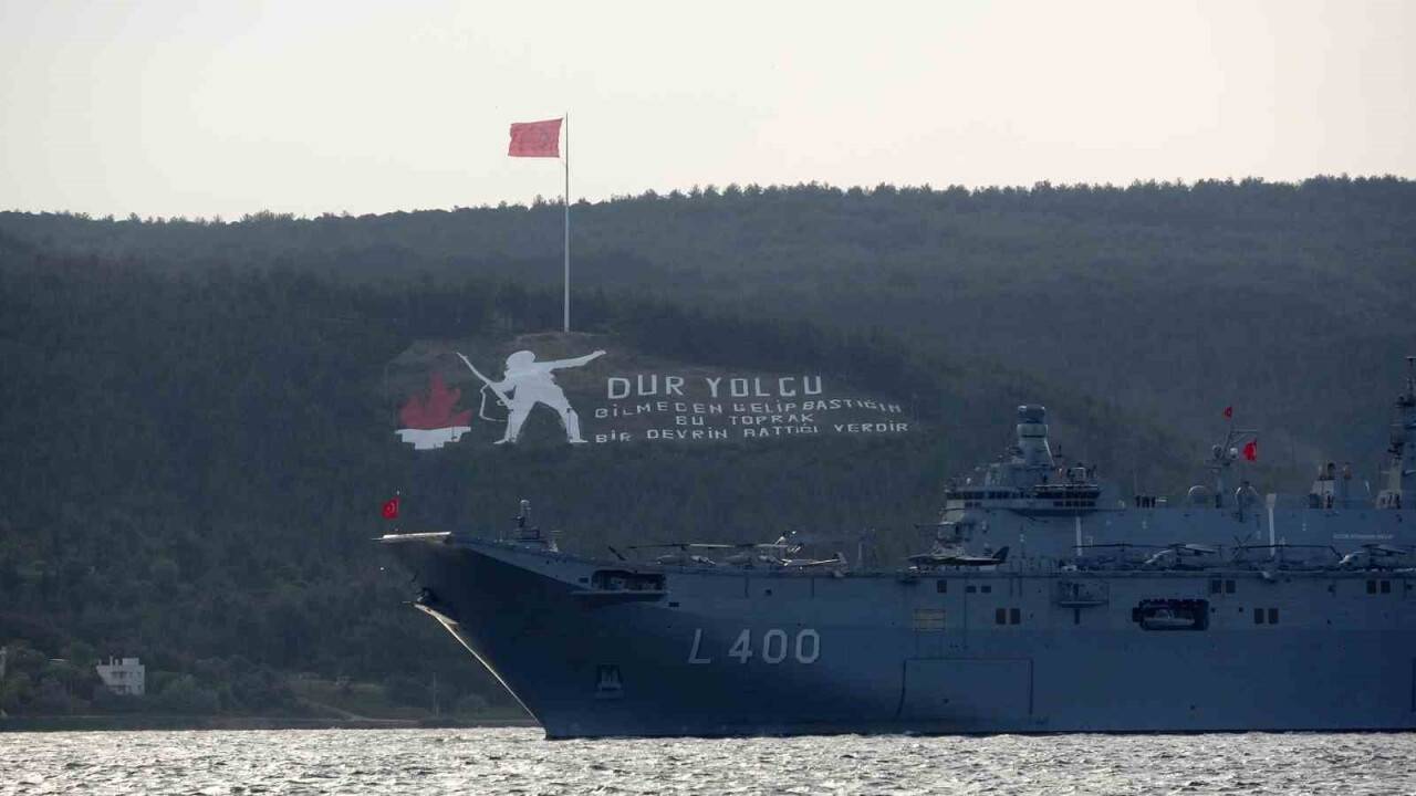 ‘TCG Anadolu’ Çanakkale Boğazı’ndan geçti