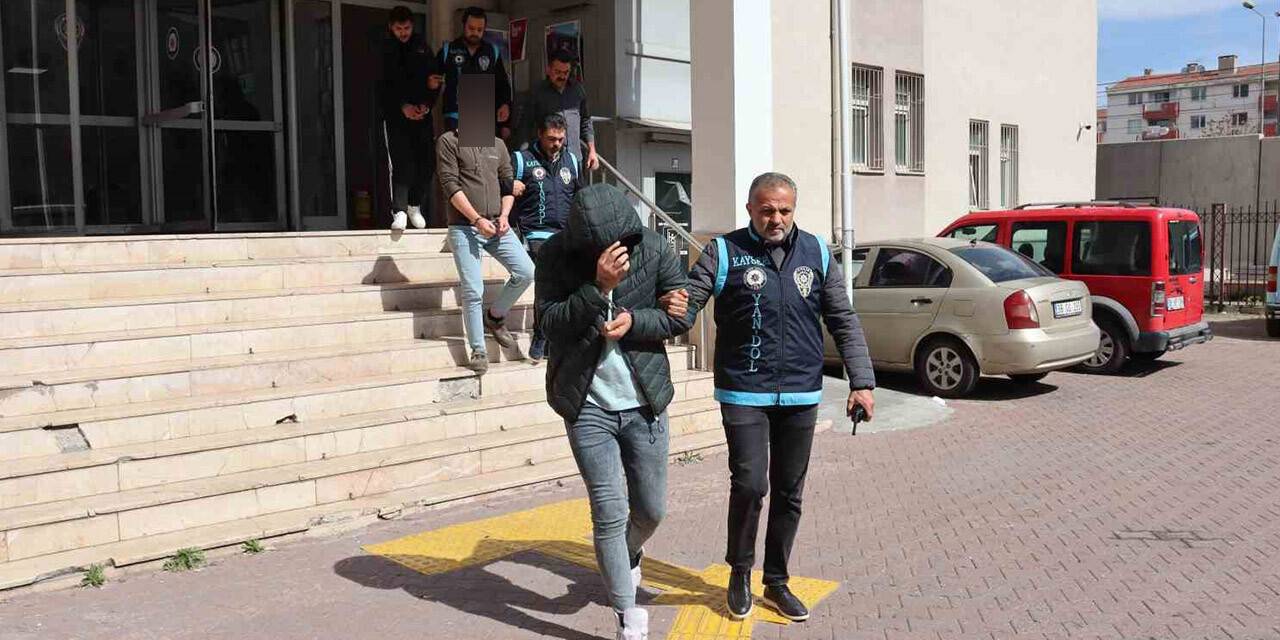 "Oyun konsolu satıyoruz" diyerek  260 bin TL dolandırdılar