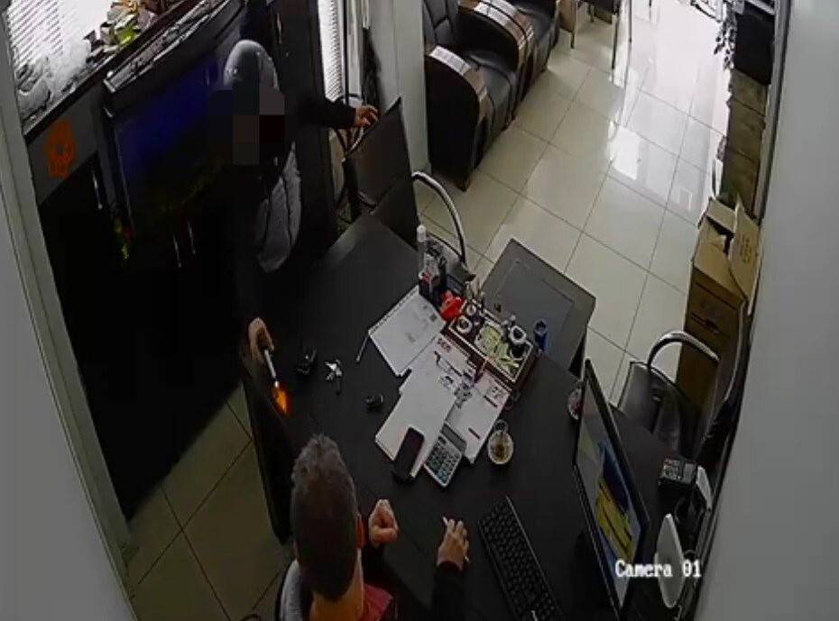 Bandırma’da oto kiralama dükkanına silahlı saldırı