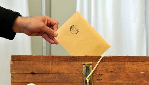 Avusturya’da oy kullanma işlemleri yoğun katılımla sürüyor