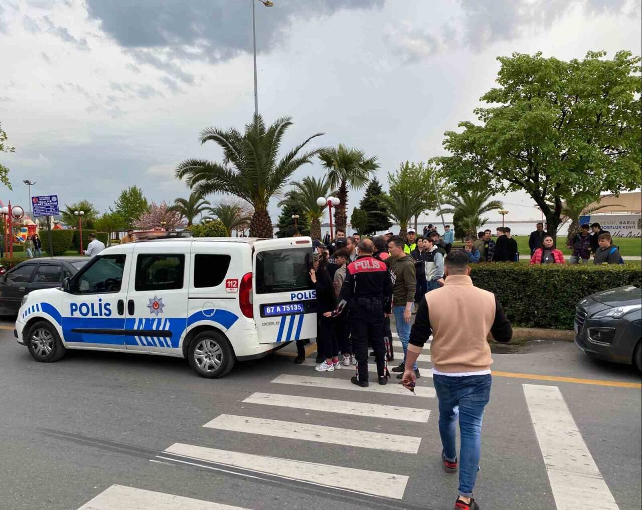 Otomobille çarpışan motosikletli yaralandı