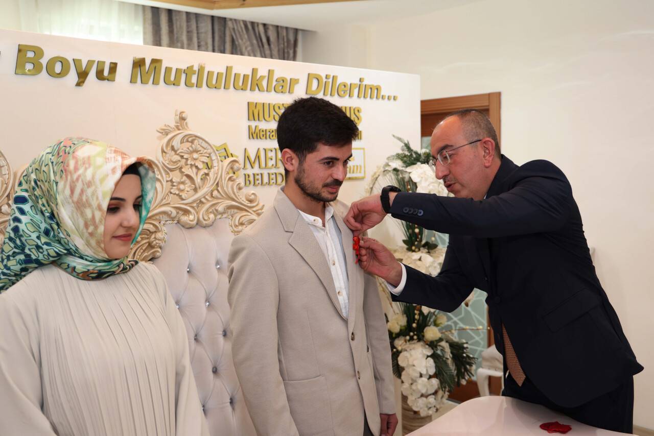 Depremzede  genç çift  dünya evine Meram’da girdi