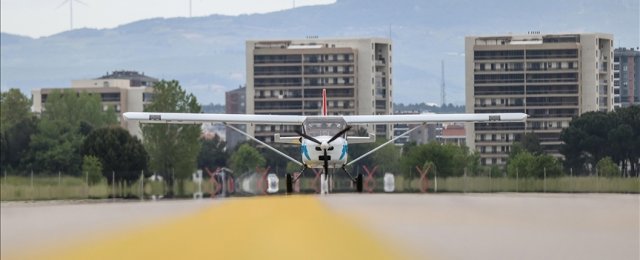 Türk havacılığının yeni uçağı Troy T200 ilk kez piste çıktı