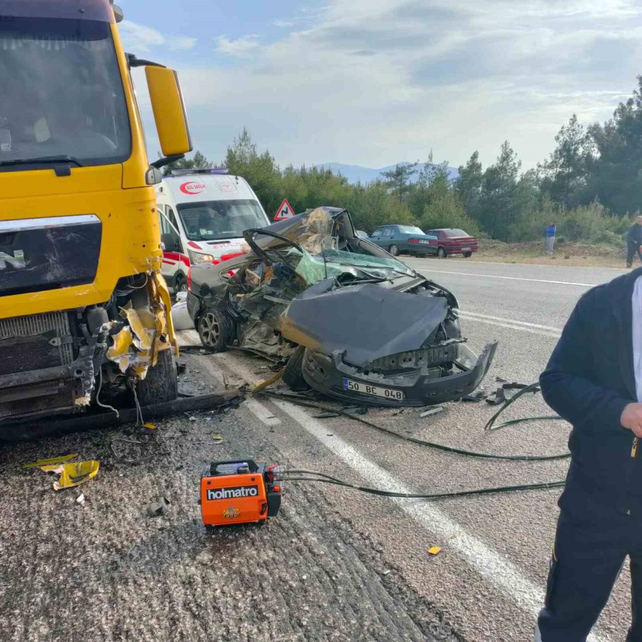 Seydikemer’de feci kaza: 1 ölü, 2 yaralı