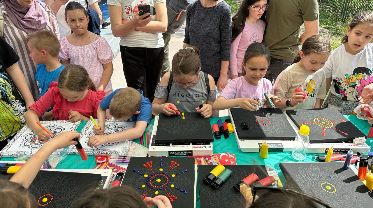 Genç KOMEK Bosnalı çocuklarla buluştu