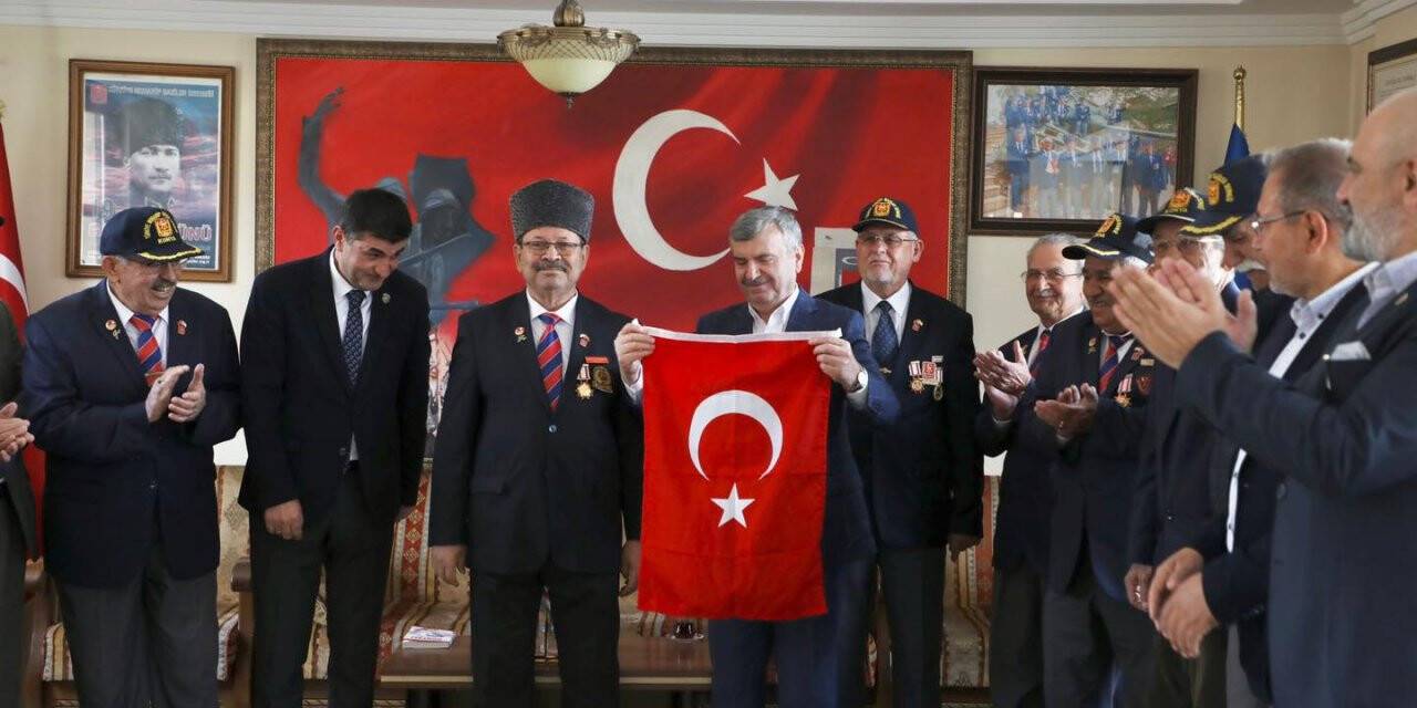 Akyürek şehit aileleri ve gazileri ziyaret etti