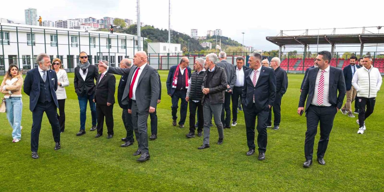 TFF Başkanı Büyükekşi, Samsunspor tesislerini inceledi