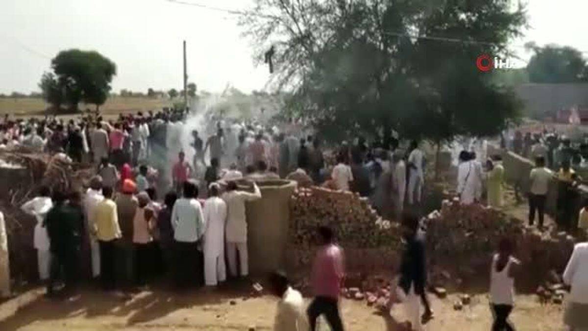 Hindistan’da savaş uçağı evin üzerine düştü: 3 ölü