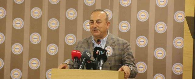 Bakan Çavuşoğlu: 'Erdoğan gitsin’ diyenlerin pabucunu kaç seçimdir dama atıyoruz