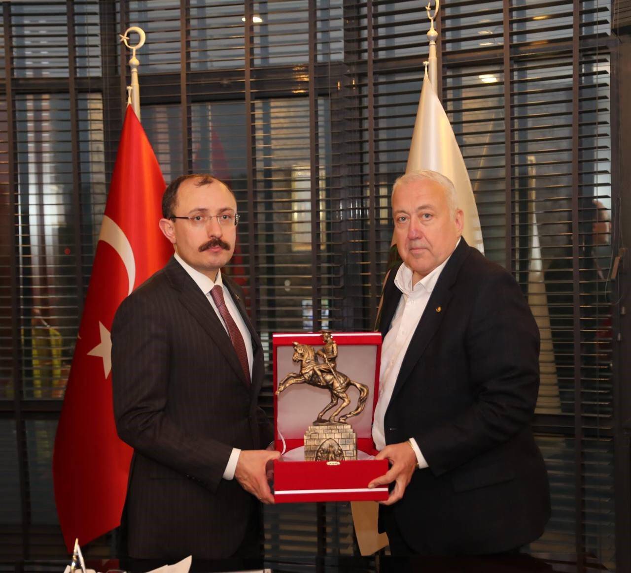 Bakan Muş: "Bu verimli topraklarımızın değerini çok daha iyi bilmemiz gerekiyor”