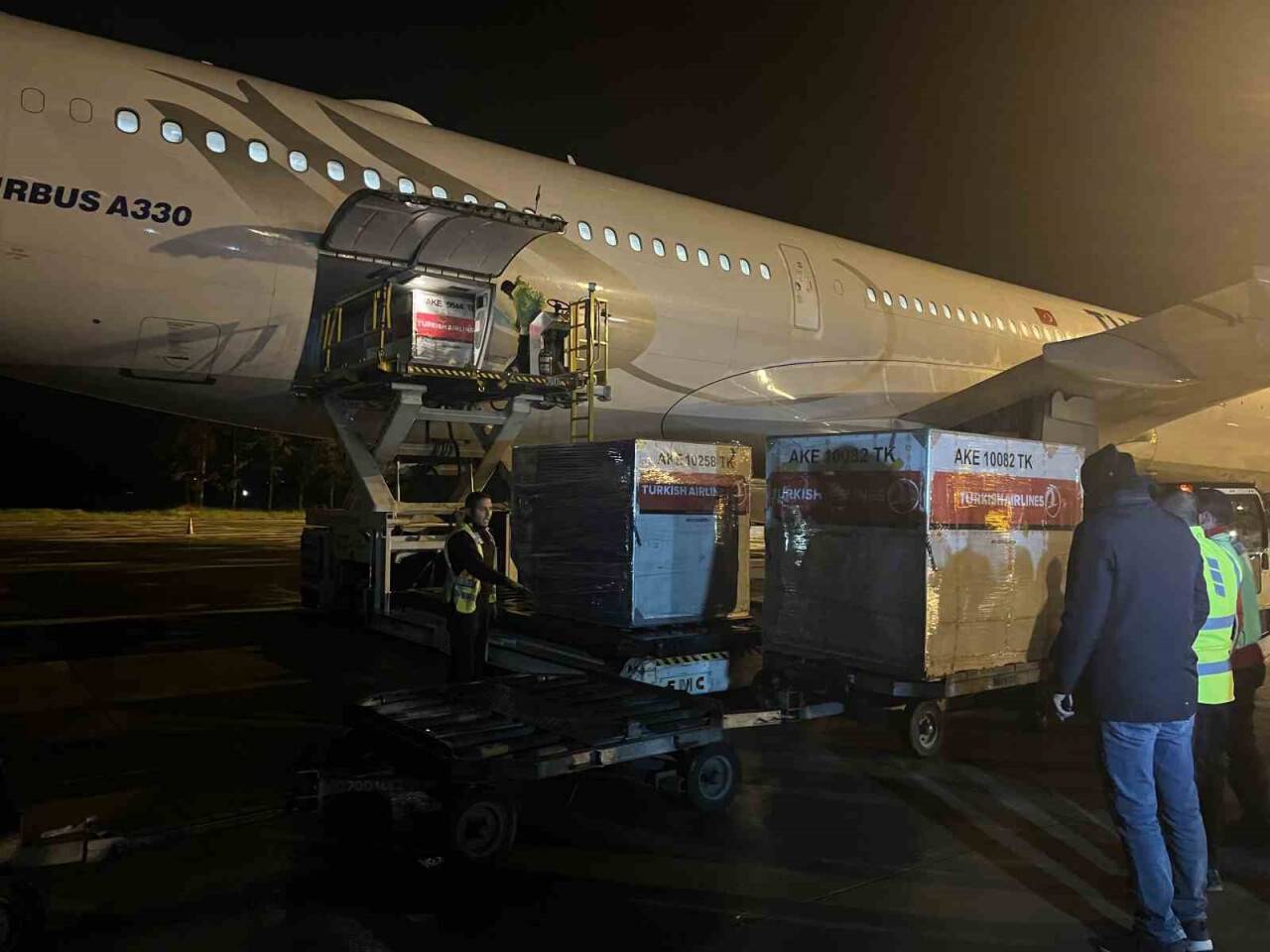 Yurt dışında kullanılan oylar Türkiye’ye getirilmeye başlandı