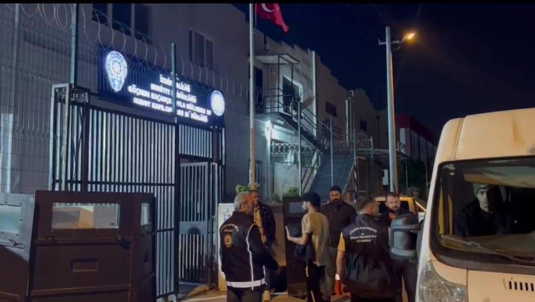 Göçmen kaçakçılığı operasyonu: 3 tutuklama