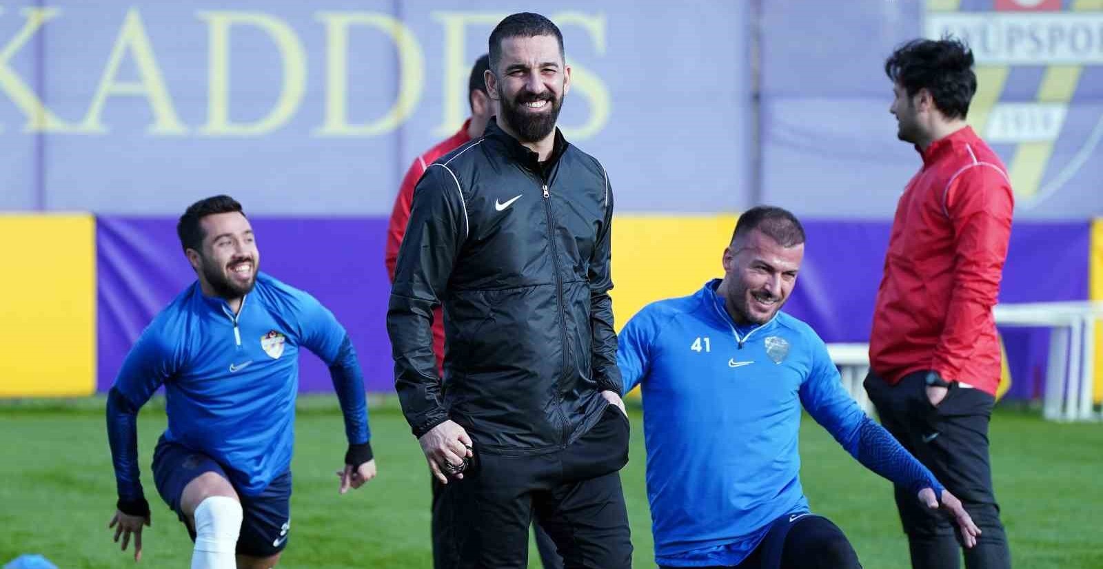 Arda Turan’a "Türk Futboluna Katkı" ödülü