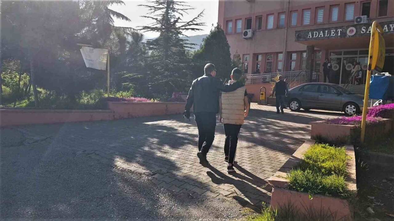 47 sabıka kaydı bulunan 14 yaşındaki hırsız tutuklandı