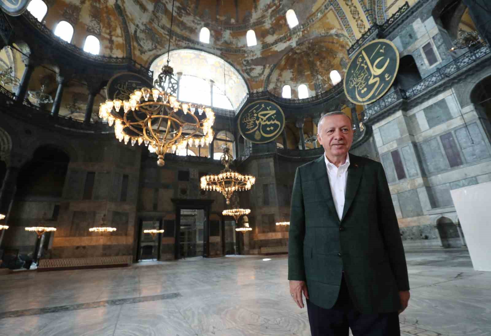 Cumhurbaşkanı Erdoğan Ayasofya'da Kılıçdaroğlu Anıtkabir'de seçim çalışmasını sonlandırdı