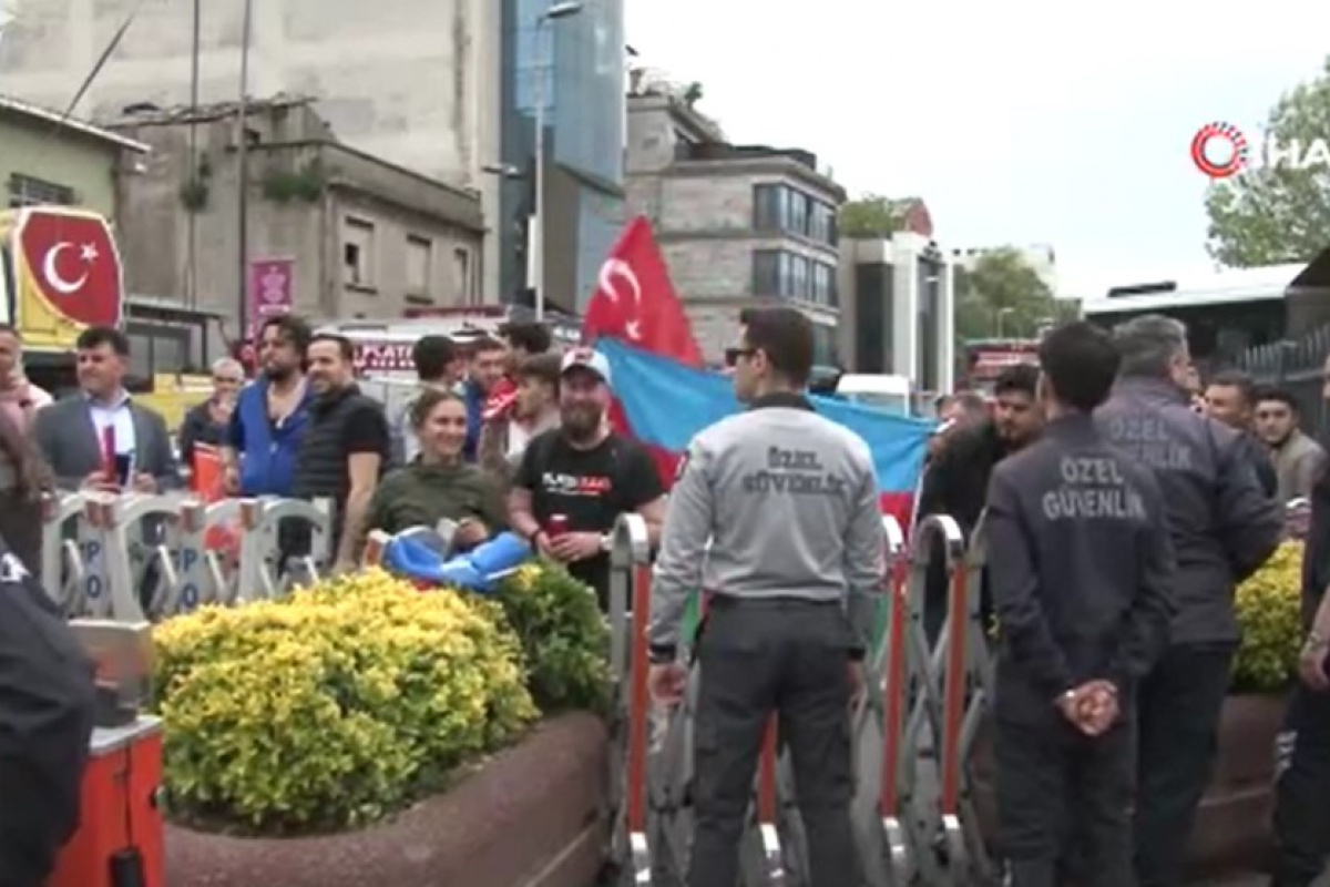 AK Parti İstanbul İl Başkanlığında bekleyiş sürüyor