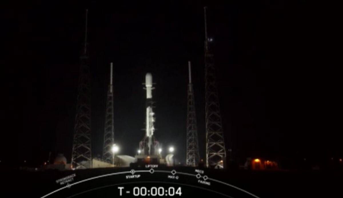 SpaceX, 56 Starlink uydusunu daha fırlattı