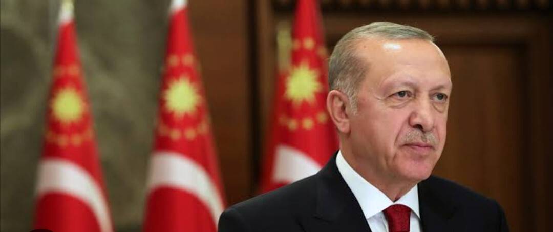 "Tüm dava ve yol arkadaşlarımdan sandıkların başından ayrılmamalarını rica ediyorum"