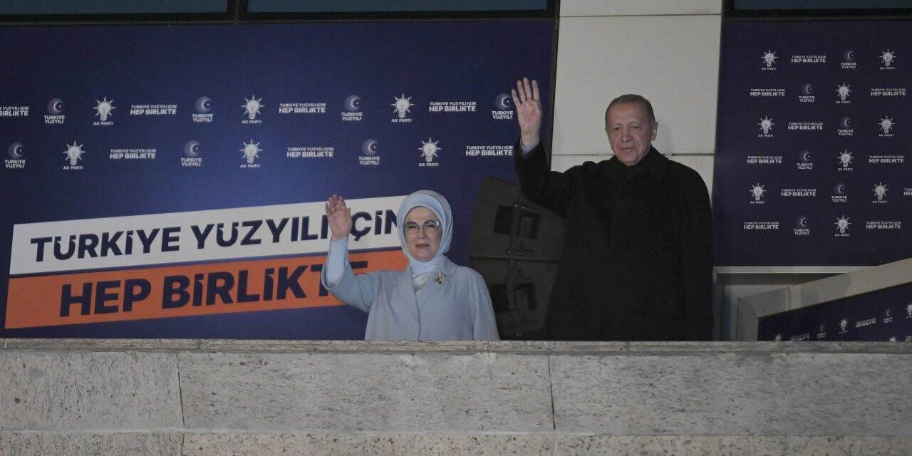 Cumhurbaşkanı Erdoğan balkon konuşması yaptı