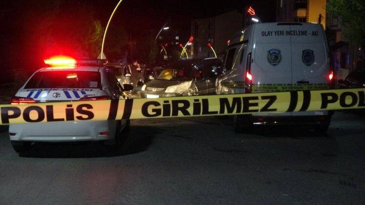 Husumetli ailelerin kavgasında ortalık savaş alanına döndü: 4 yaralı