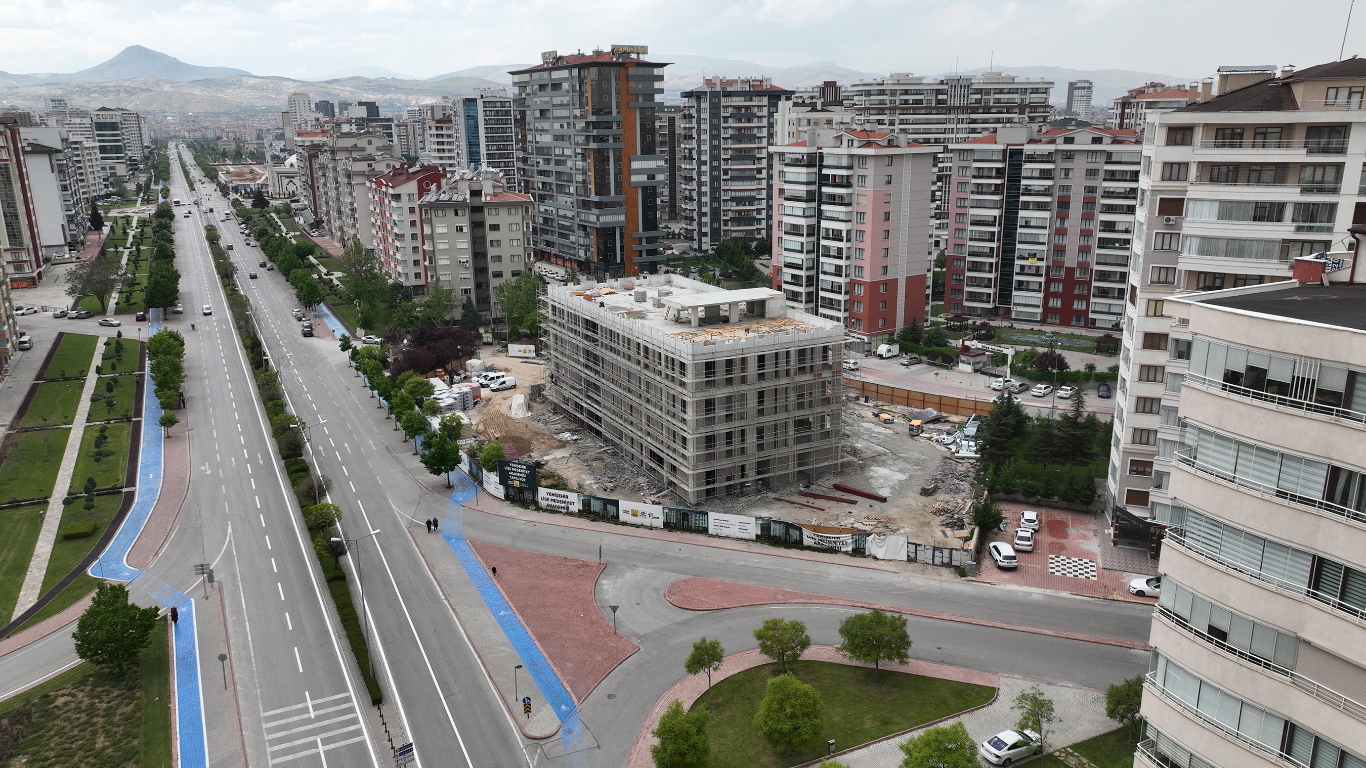 Başkan Altay: Yenişehir Sosyal Tesisi ve Lise Medeniyet Akademisi inşaatı hızla yükseliyor