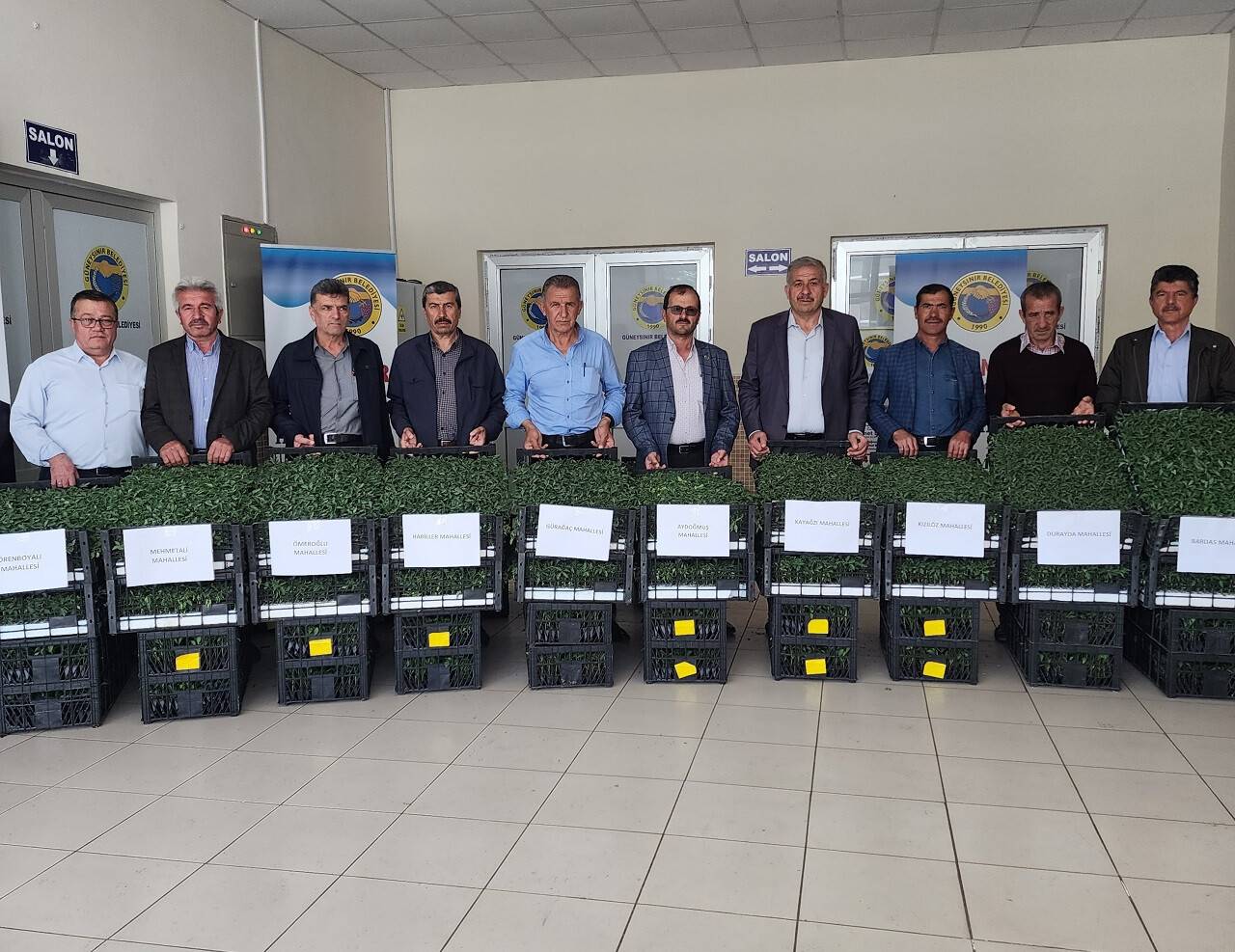 Güneysınır Belediyesi üreticilere sebze fidesi desteğinde bulundu