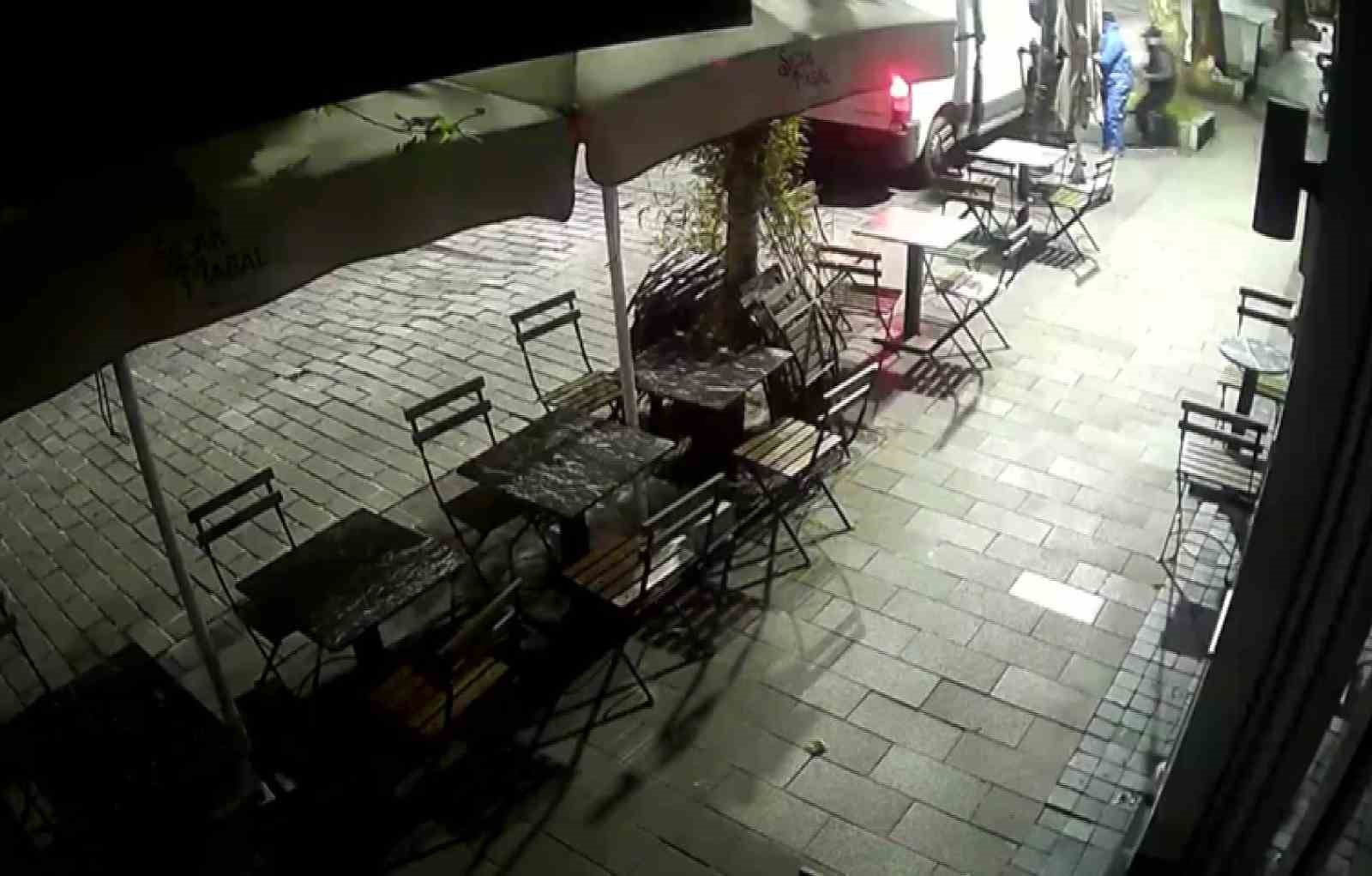 İstanbul'da  300 bin dolarlık  hırsızlık kamerada