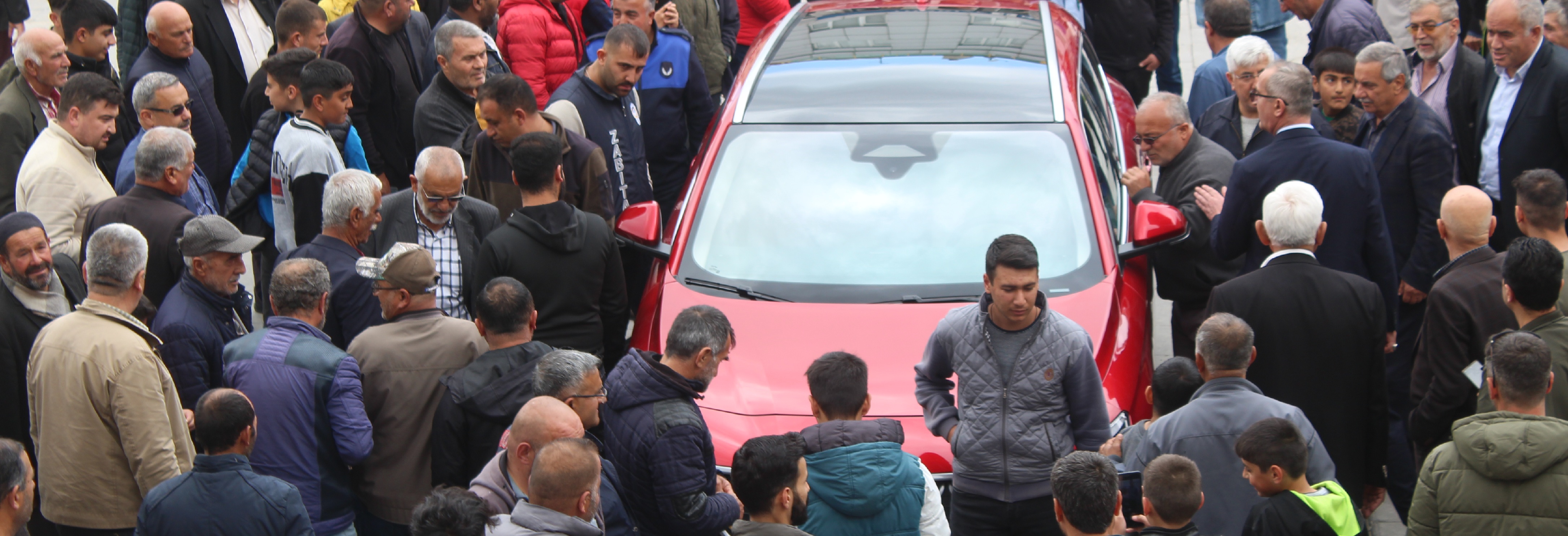 Türkiye'nin yerli otomobili Togg, Yunak'ta tanıtıldı