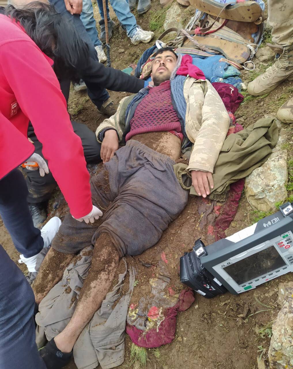 Yıldırım düşmesi sonucu 2 kişi yaralandı