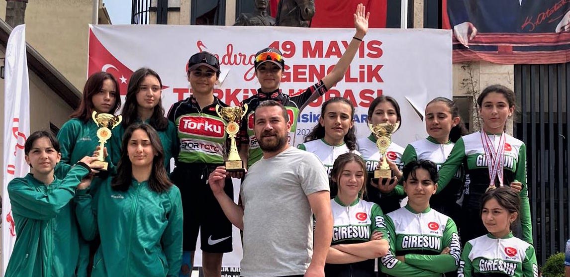 Torku Şeker Spor U17 Kız Takımından birincilik