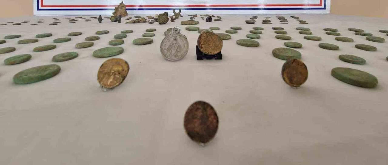 Define avcıları tarihi eserleri satmak isterken yakalandı: 5 gözaltı