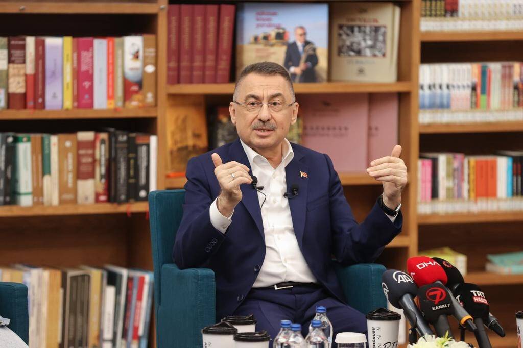 Fuat Oktay, Başkent Millet Bahçesi’nde gençlerle bir araya geldi