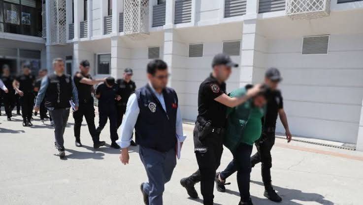 “Sazan Sarmalı” operasyonunda gözaltına alınan 11 kişi adliyeye sevk edildi