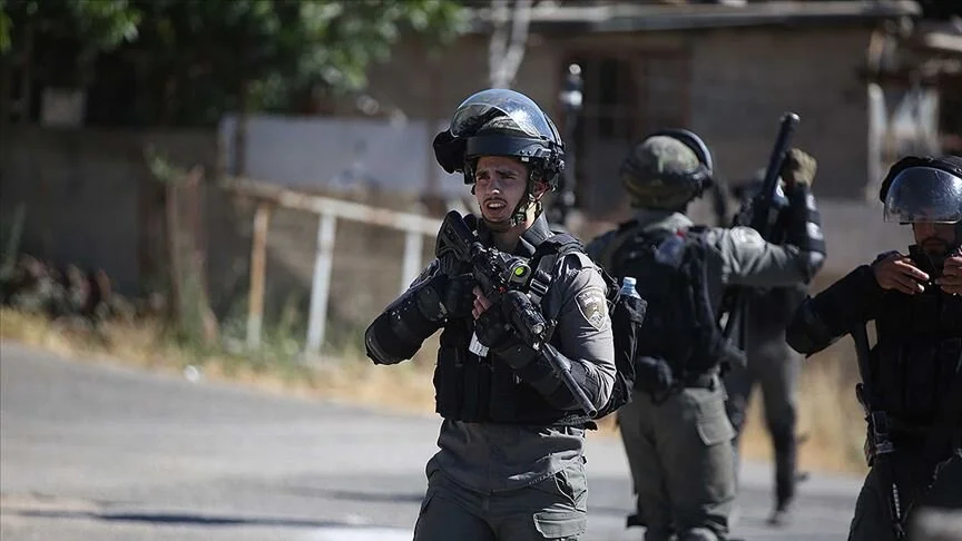 İsrail güçleri, işgal altındaki Batı Şeria'da 10 Filistinliyi yaraladı
