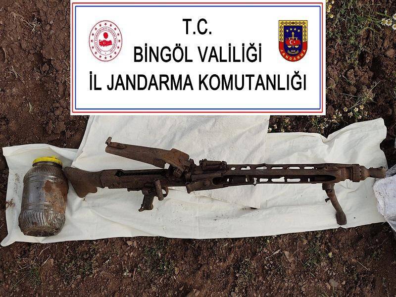 Toprağa gömülü patlayıcı madde ele geçirildi