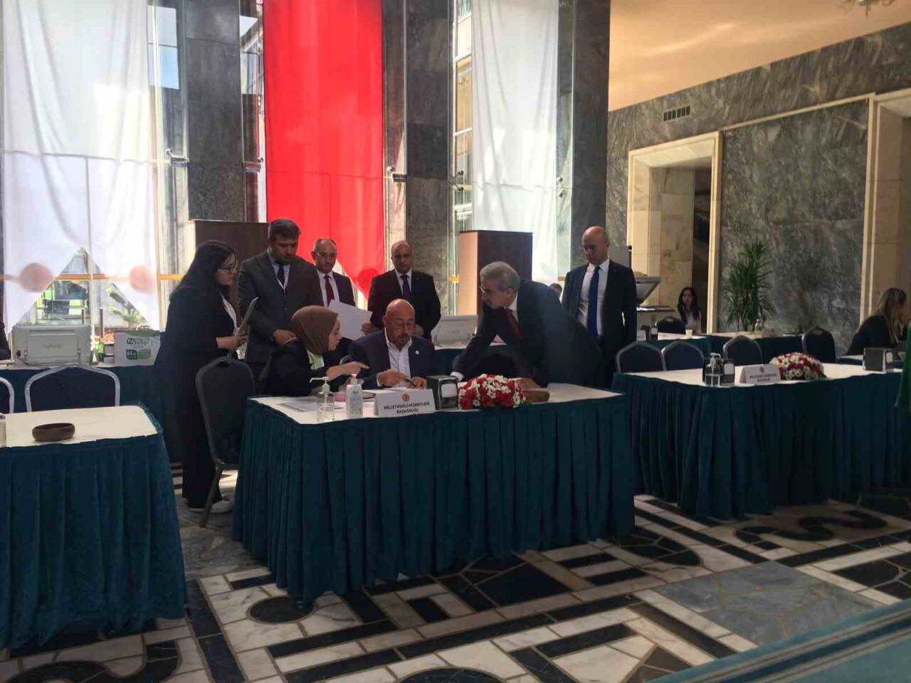 TBMM’de milletvekili kayıtları devam ediyor