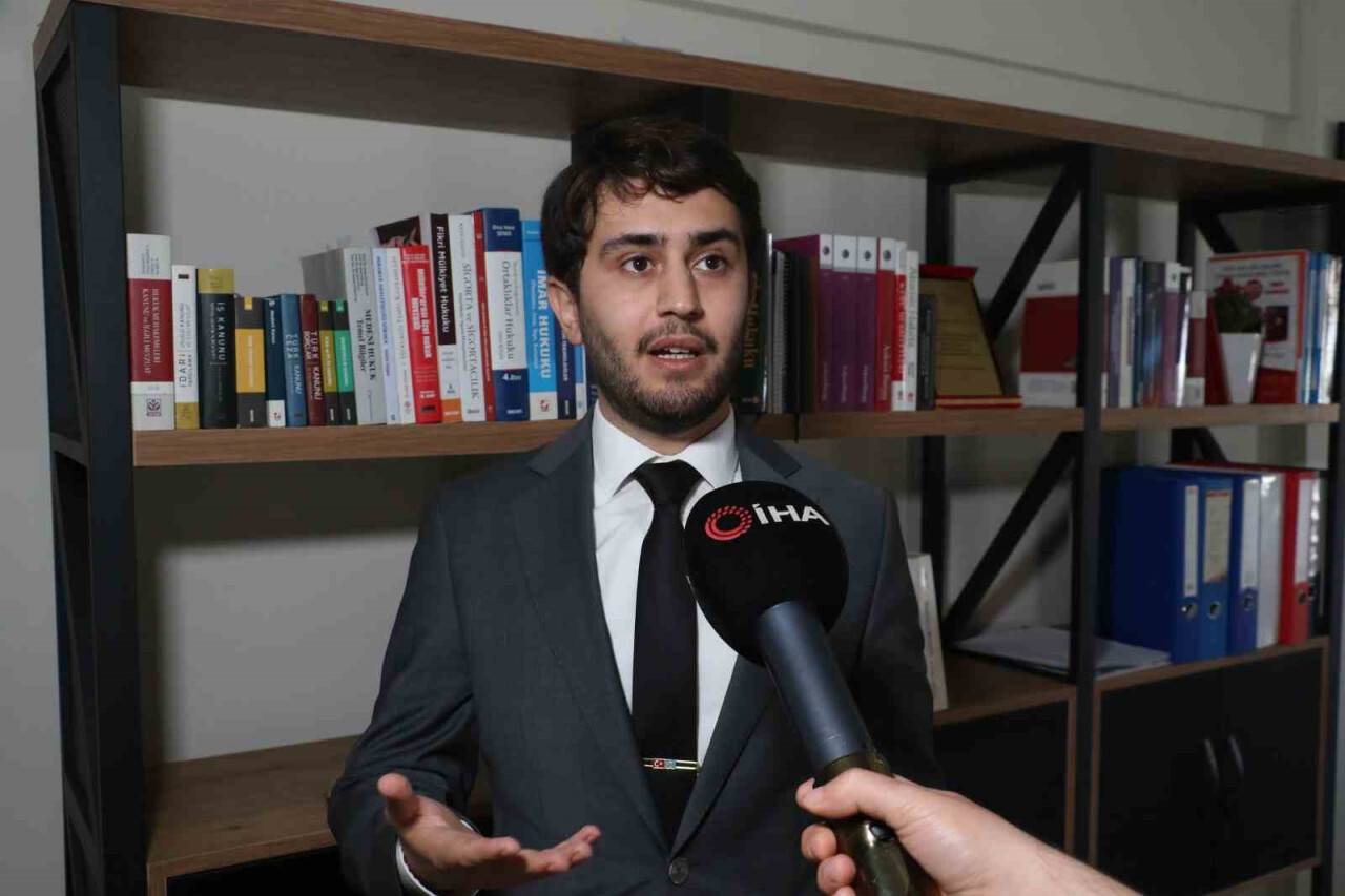 Polis çevirmesinde yaşamadığını öğrendi, üstüne gözaltına alındı