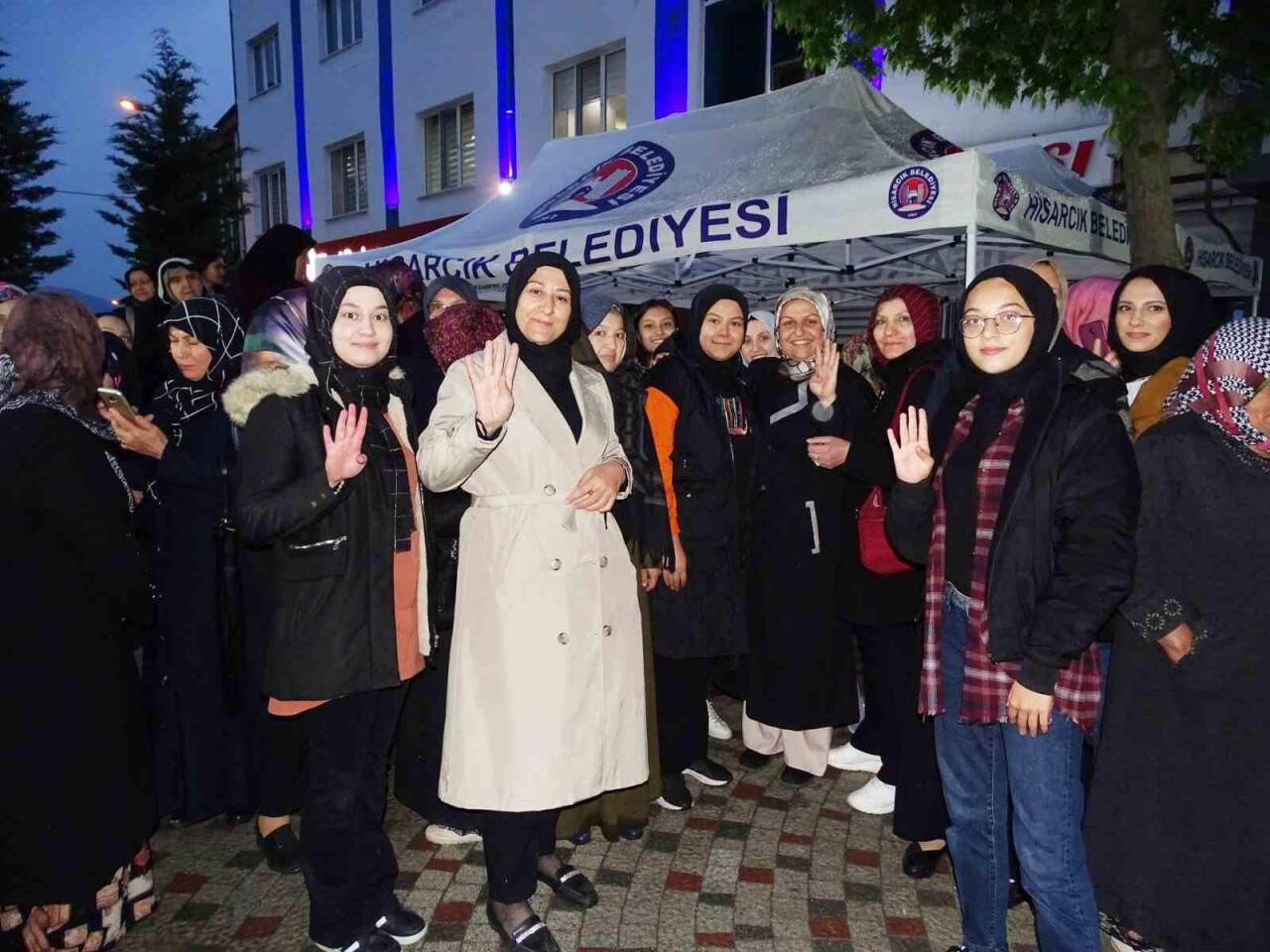 Hisarcık’ta seçim kutlamaları